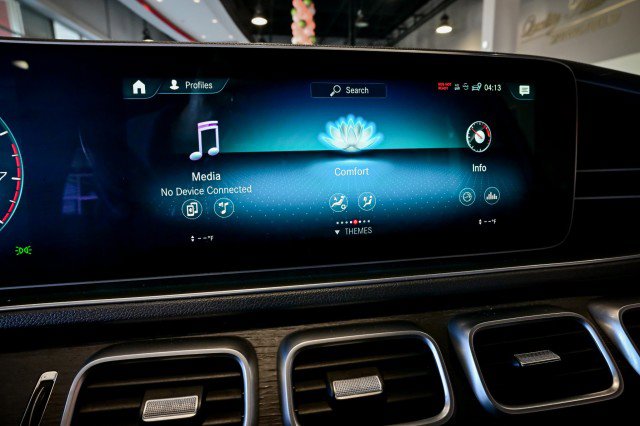 Used 2022 Mercedes-Benz GLE 350 4MATIC w/ Premium Package image 37