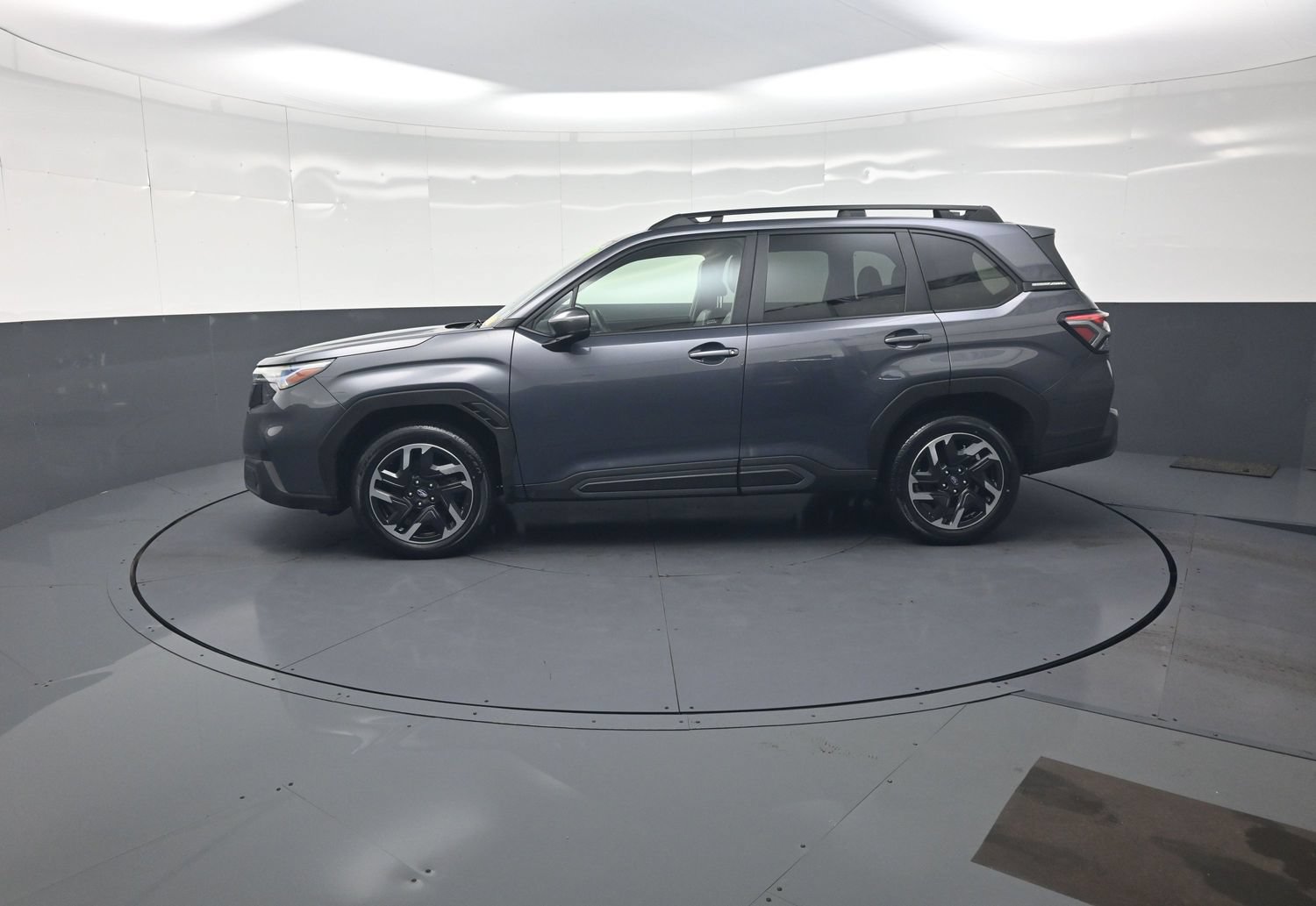 Used 2025 Subaru Forester Limited AWD/4WD image 6