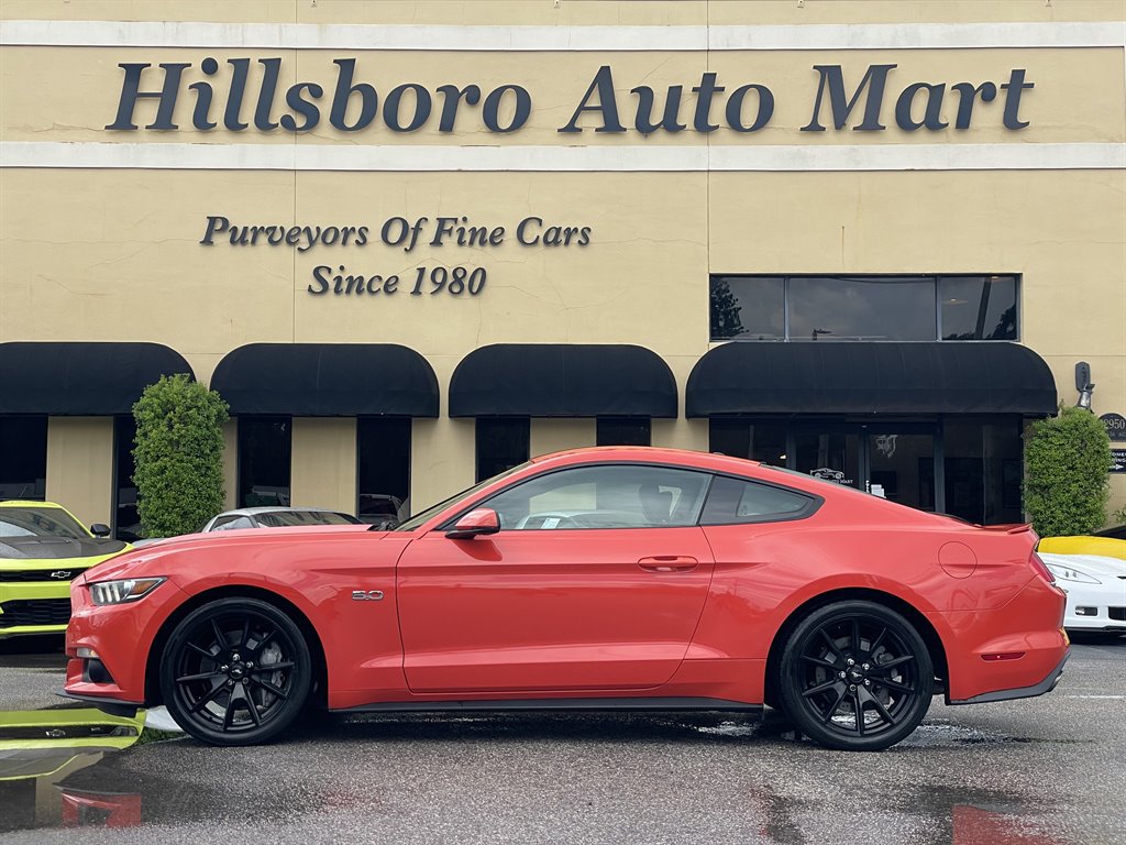 Used 2015 Ford Mustang GT Premium w/ Equipment Group 401A RWD image 4