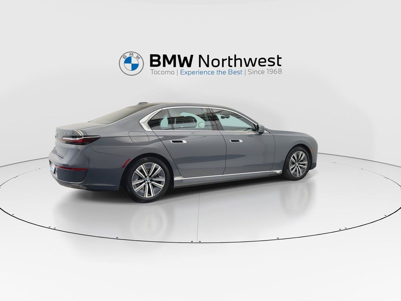 Used 2023 BMW i7 xDrive60 AWD/4WD image 4