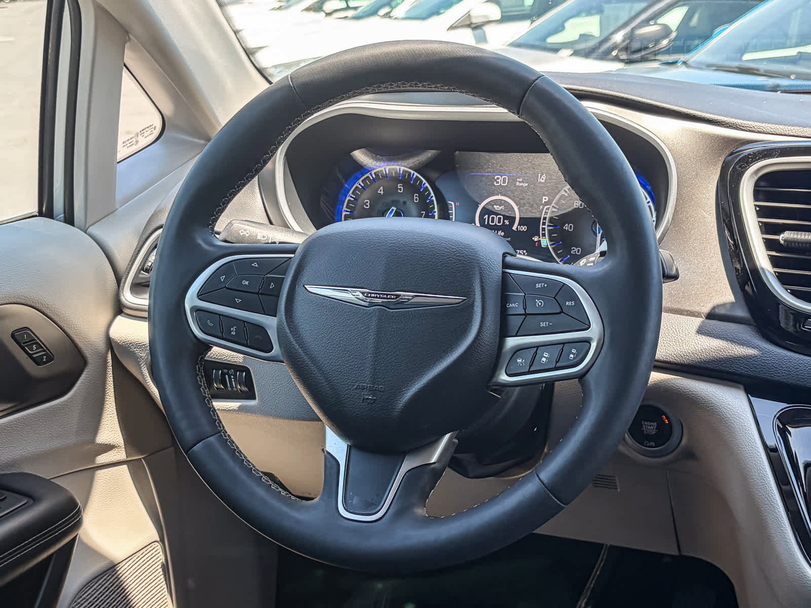 Used 2024 Chrysler Pacifica Touring-L FWD image 14