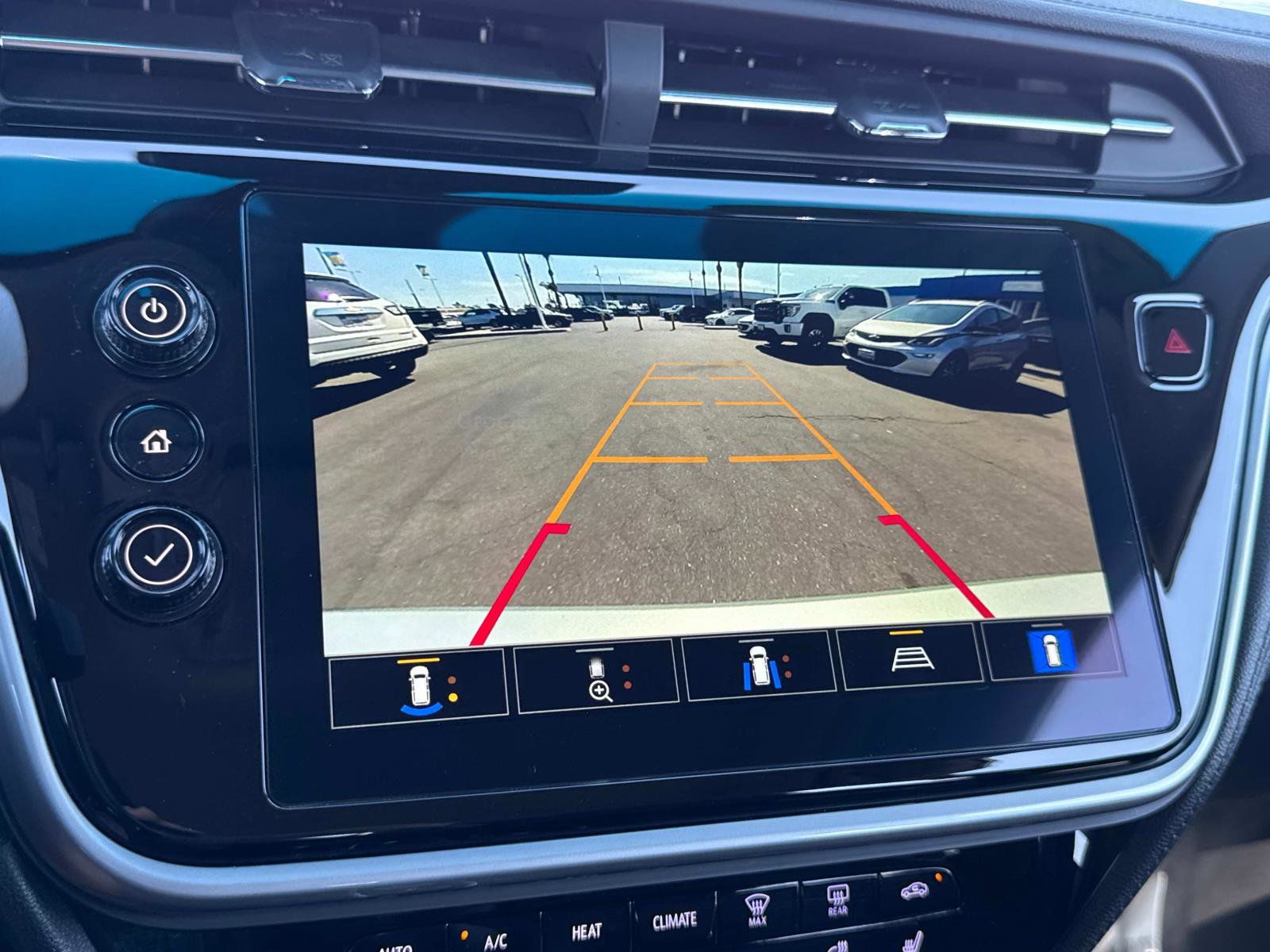 Used 2022 Chevrolet Bolt LT w/ Infotainment Package image 30