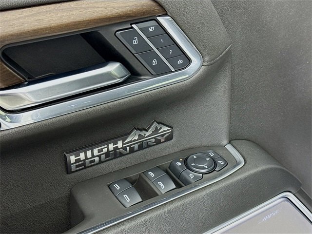 Used 2025 Chevrolet Silverado 1500 High Country w/ Technology Package image 19