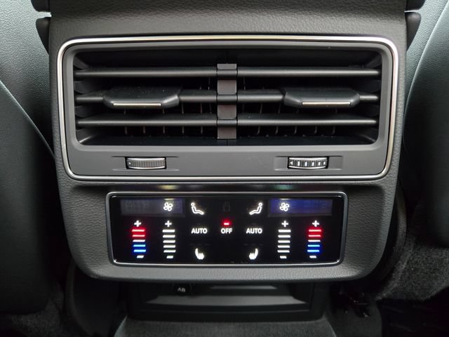 Used 2023 Audi Q8 Prestige AWD/4WD image 36