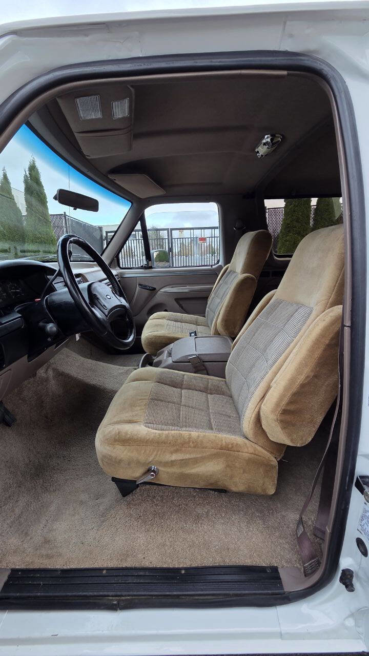 Used 1993 Ford Bronco XLT image 11