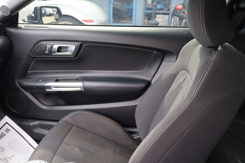 Used 2019 Ford Mustang Coupe RWD image 32