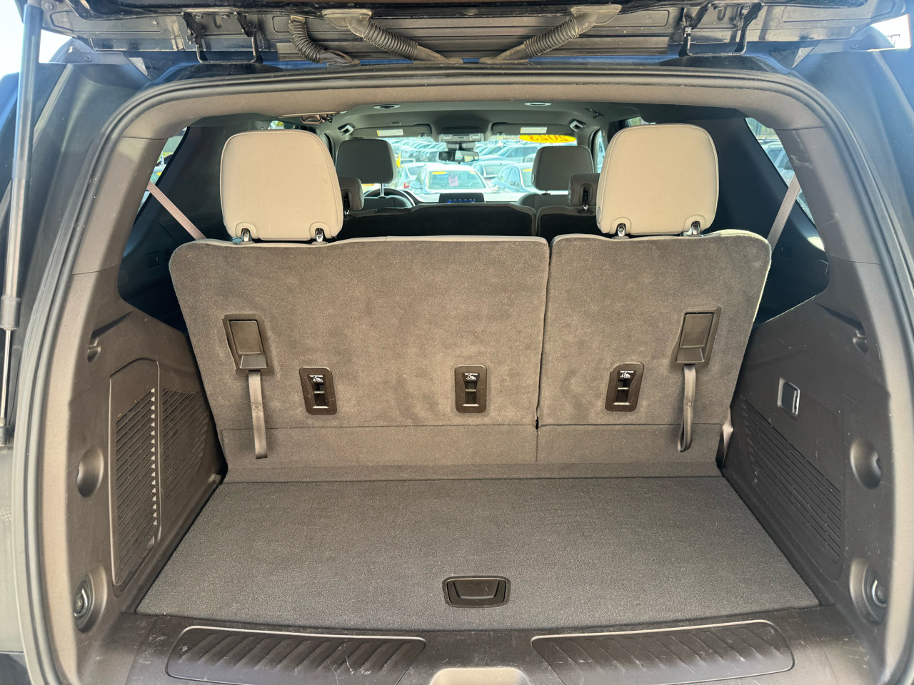 Used 2023 Chevrolet Tahoe LS image 9