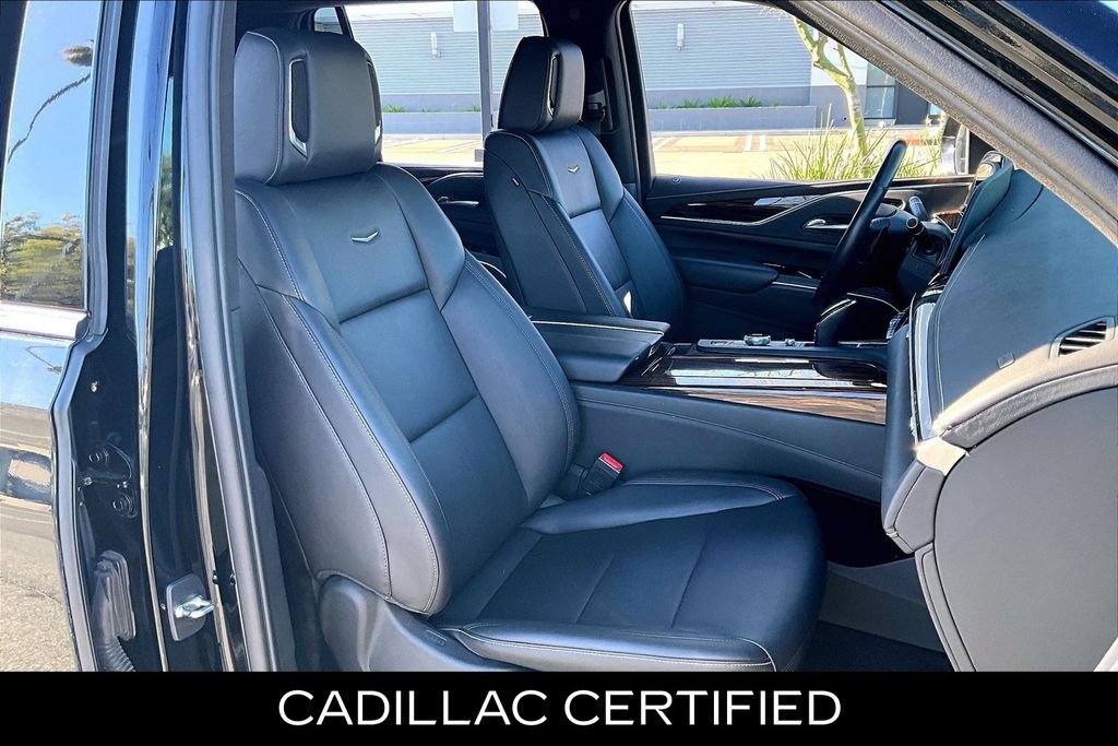 Used 2022 Cadillac Escalade Luxury RWD image 9