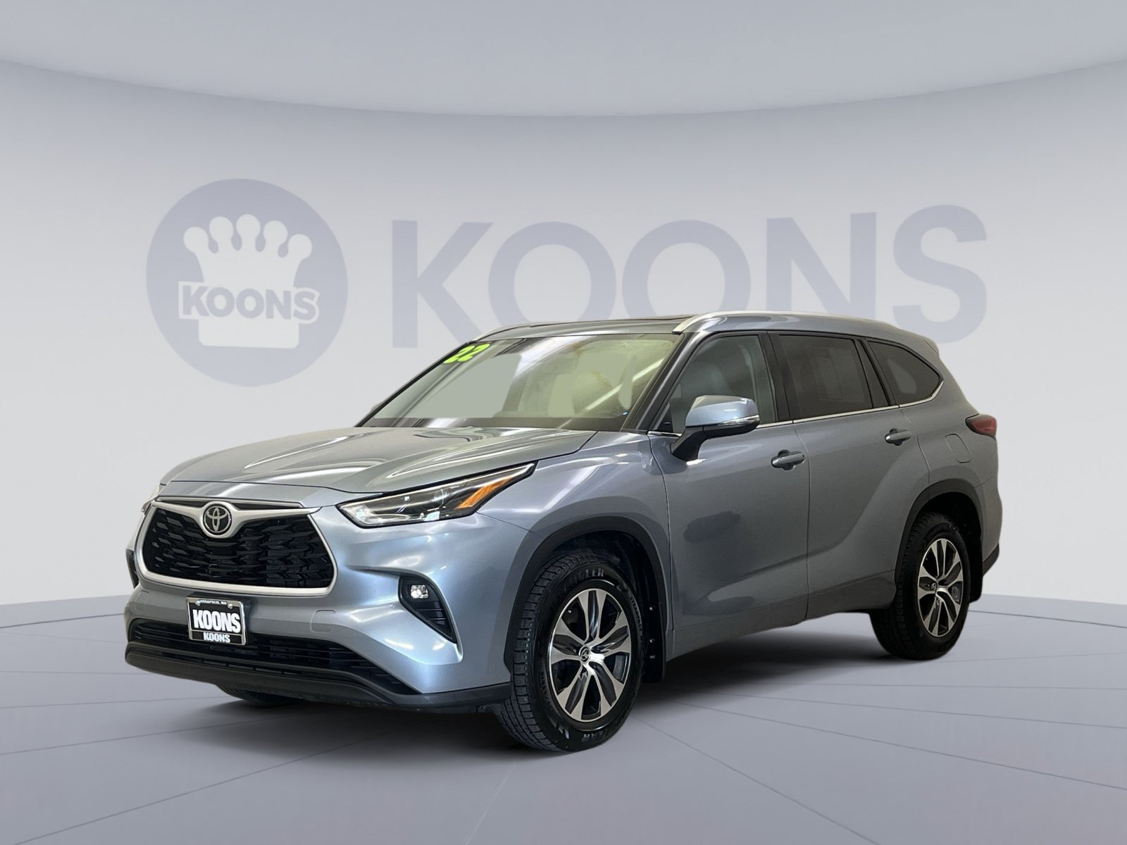 Used 2022 Toyota Highlander XLE AWD/4WD image 4