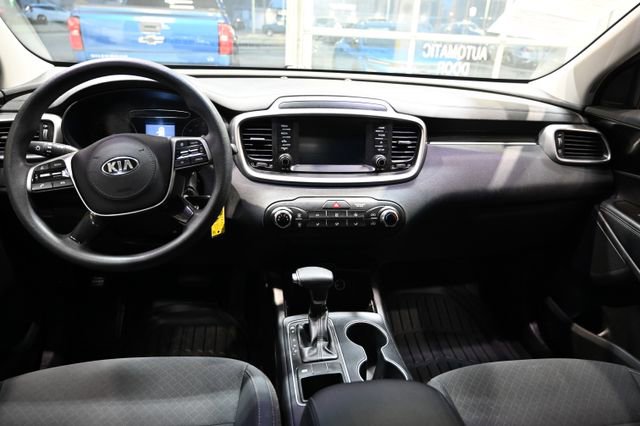 Used 2019 Kia Sorento LX image 14