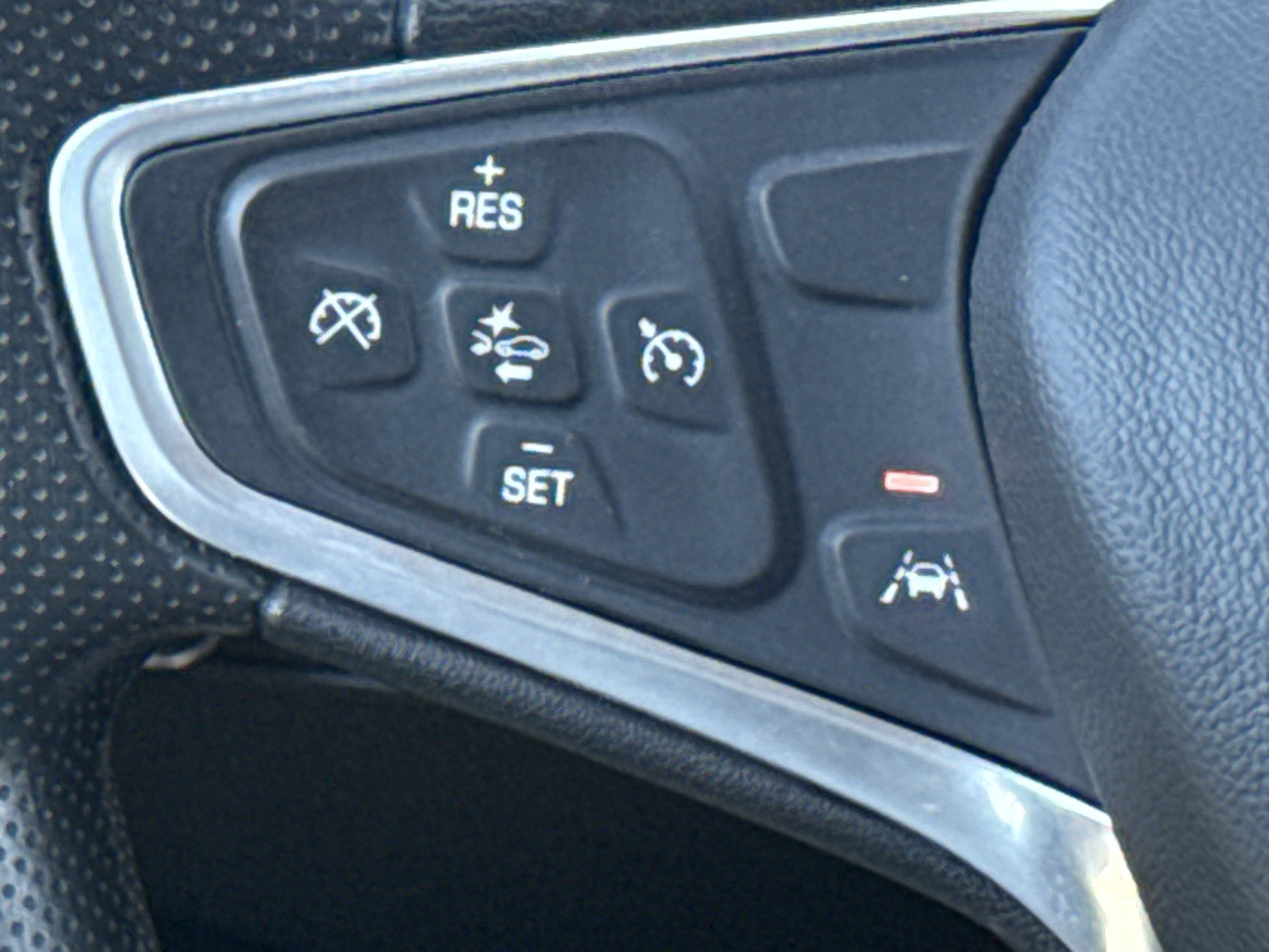 Used 2023 Chevrolet Equinox LS w/ Midnight Edition FWD image 19
