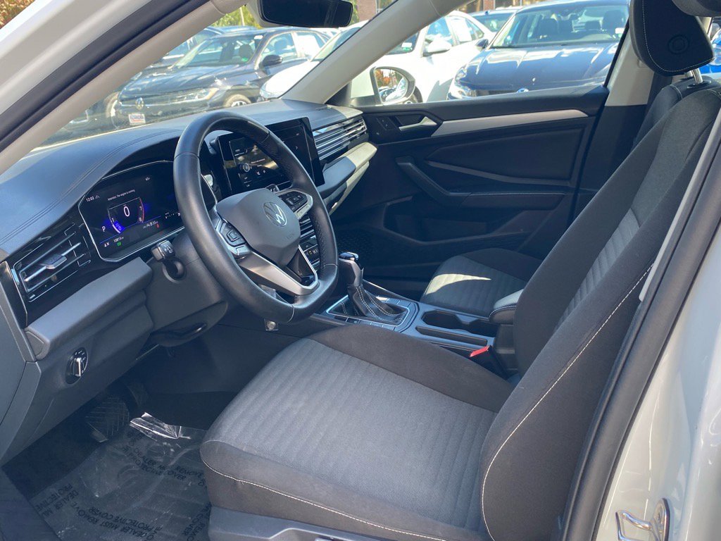 Certified 2025 Volkswagen Jetta S image 11