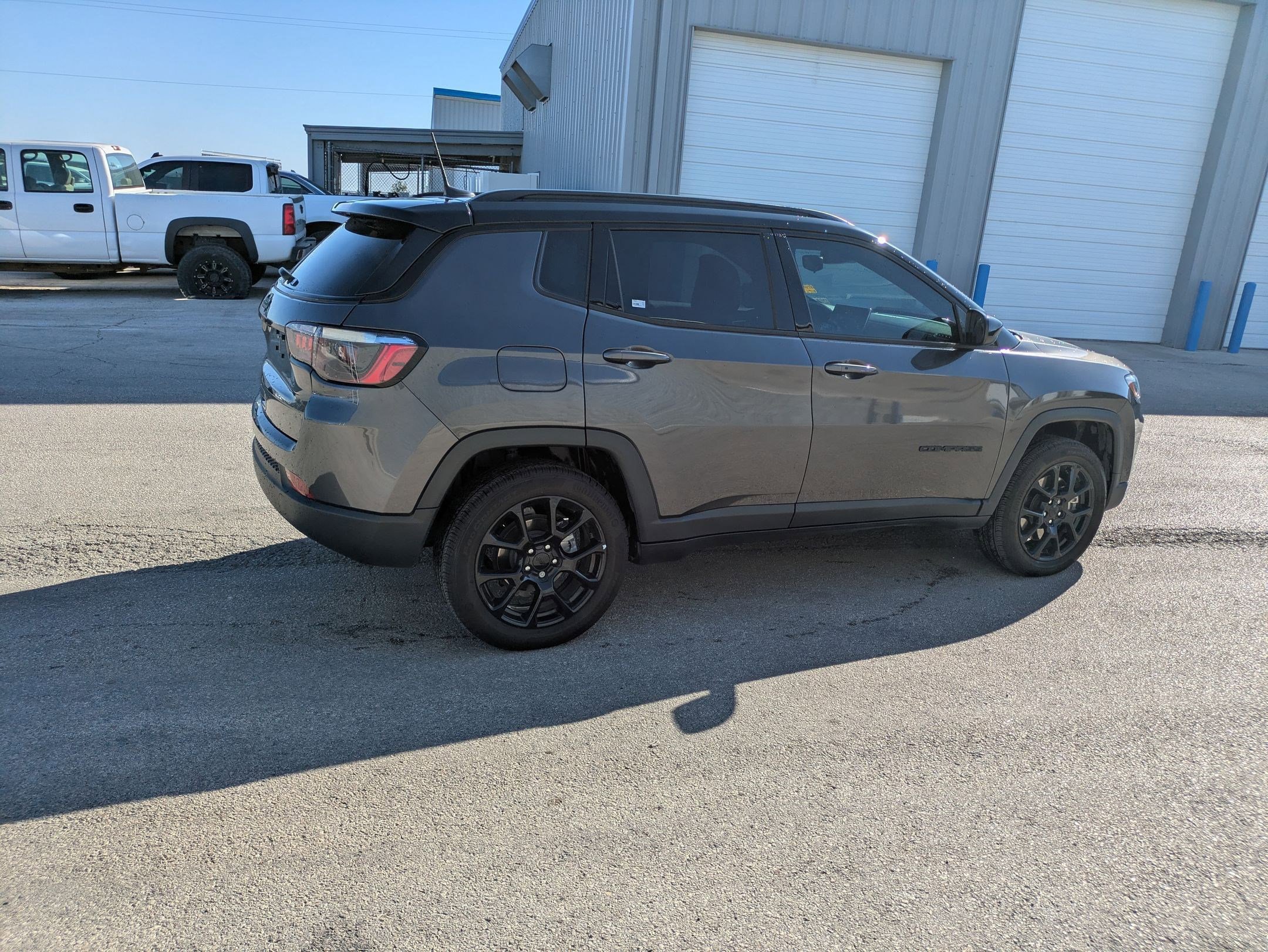 Used 2024 Jeep Compass Latitude w/ Convenience Group image 2