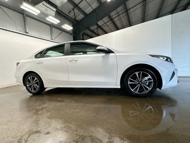 Used 2023 Kia Forte LXS FWD image 3