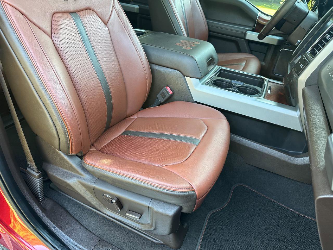 Used 2019 Ford F350 King Ranch w/ King Ranch Ultimate Package AWD/4WD image 30