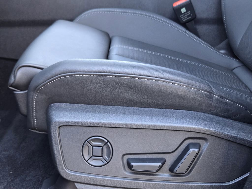 Certified 2025 Audi Q5 Prestige image 31