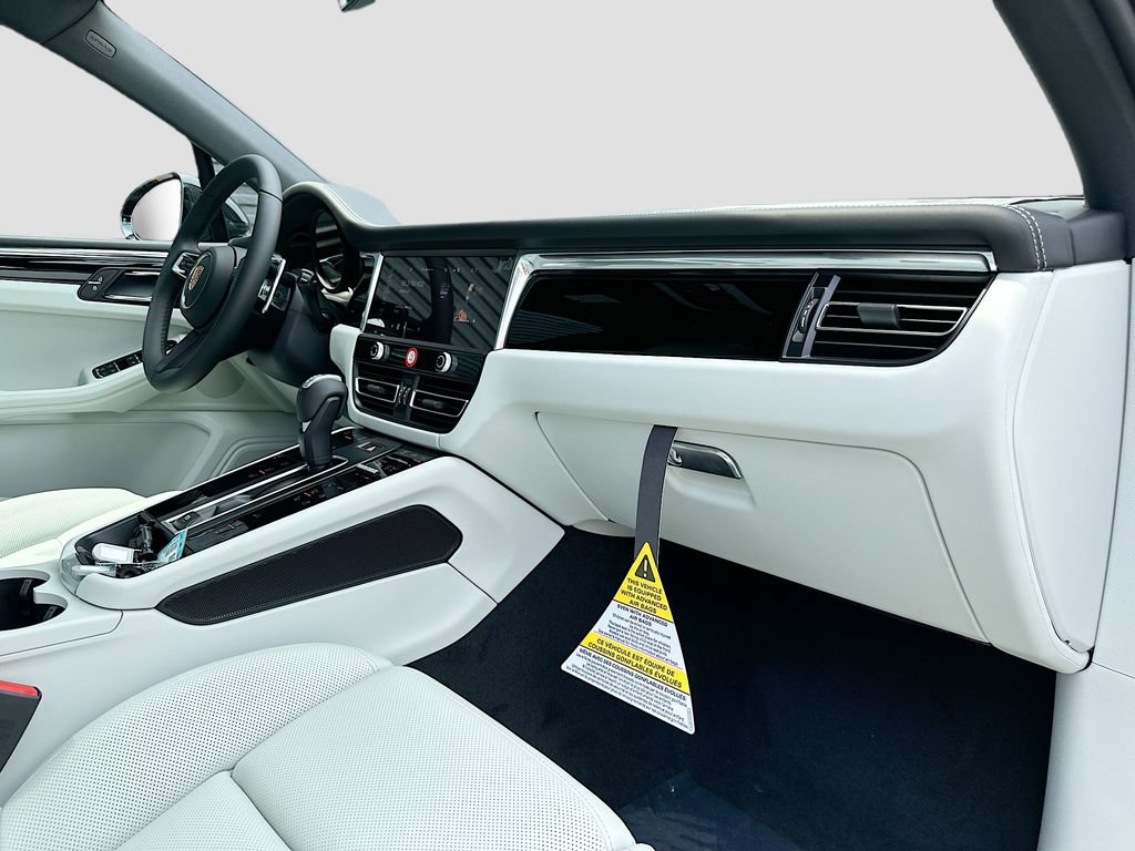 New 2026 Porsche Macan AWD/4WD image 31