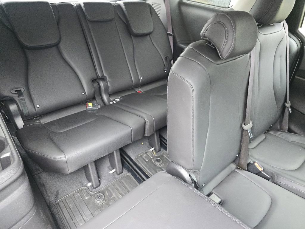 Used 2025 Kia Carnival SX w/ SX Dark Edition Package image 19