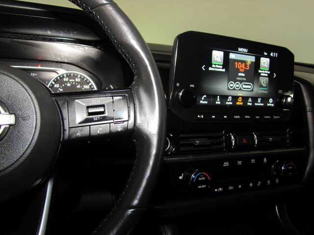 Used 2023 Nissan Pathfinder SL FWD image 6