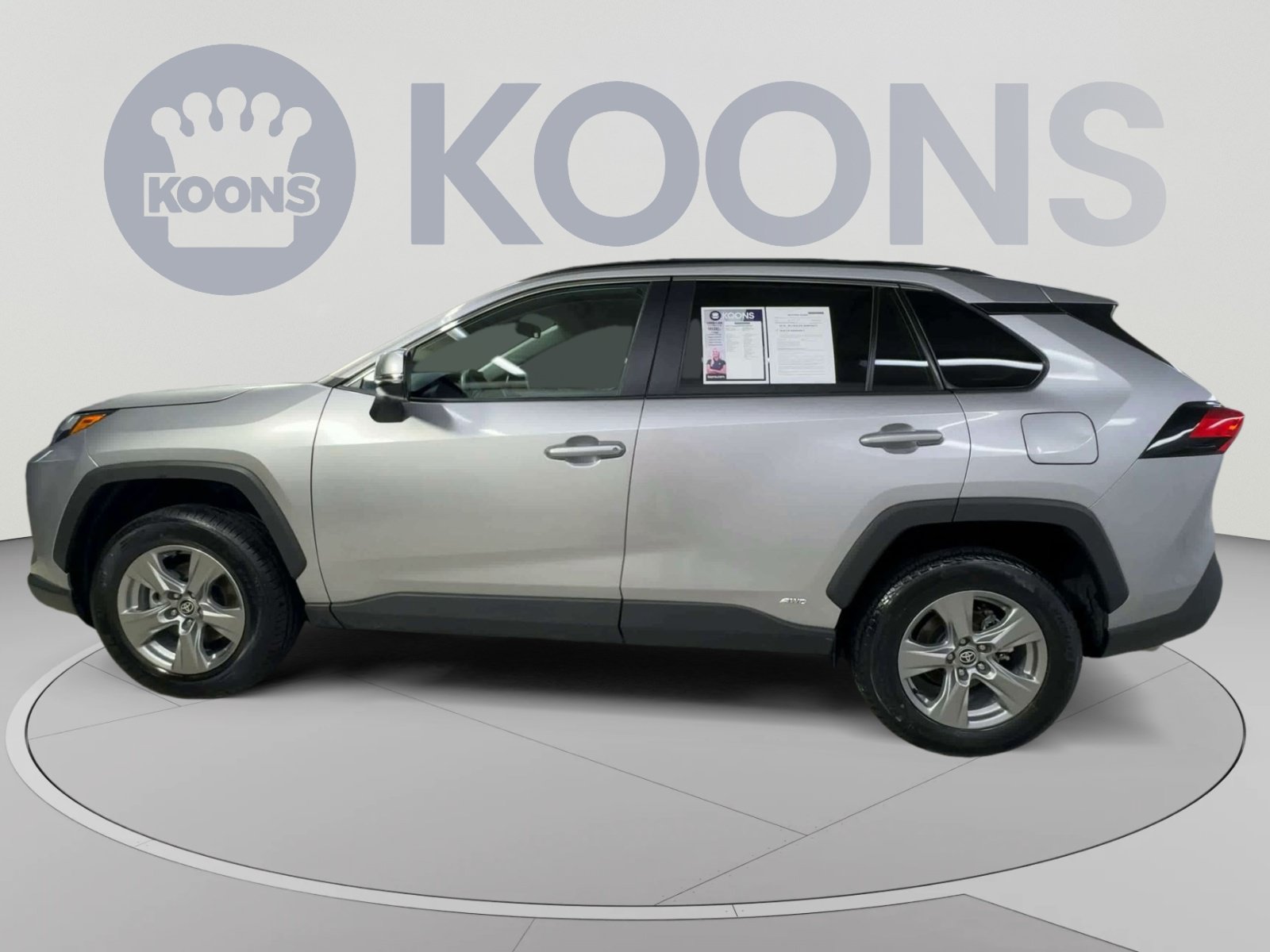 Used 2024 Toyota RAV4 LE AWD/4WD image 7