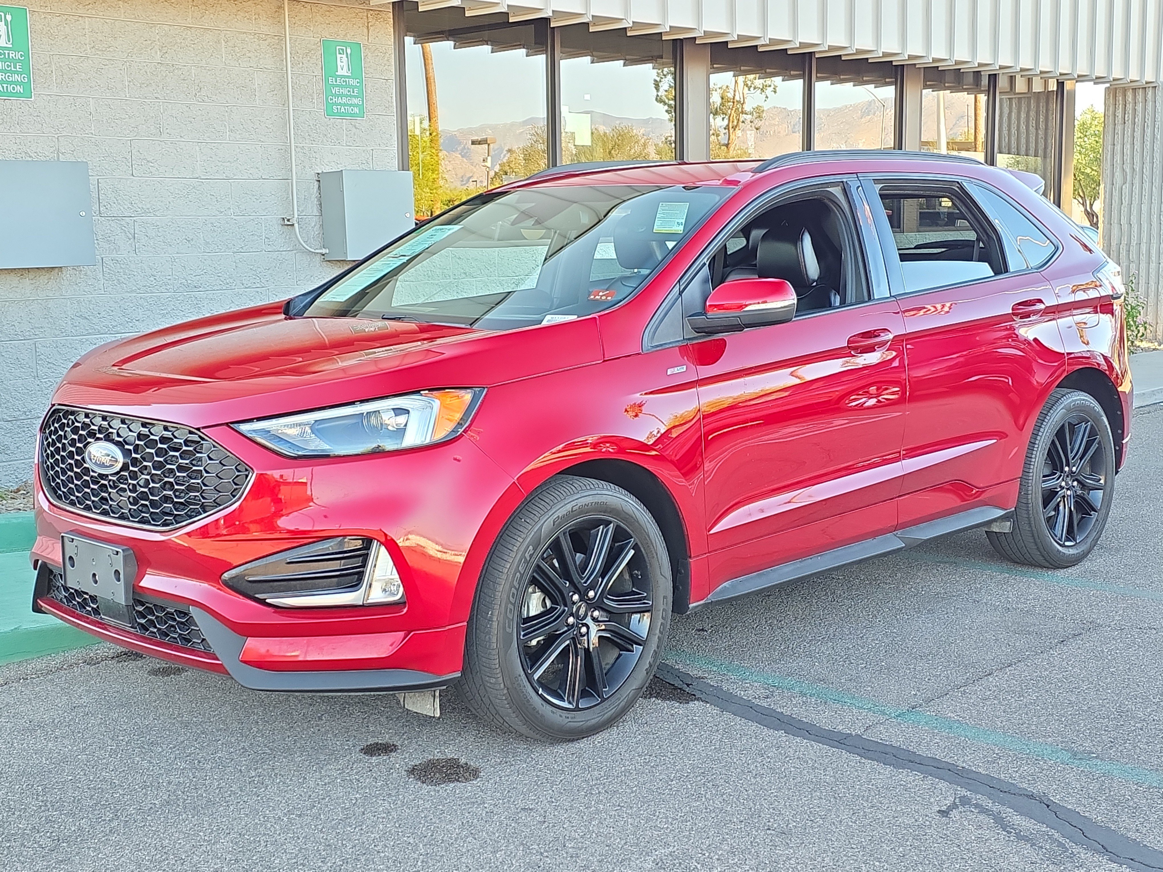 Used 2020 Ford Edge ST-Line FWD image 3