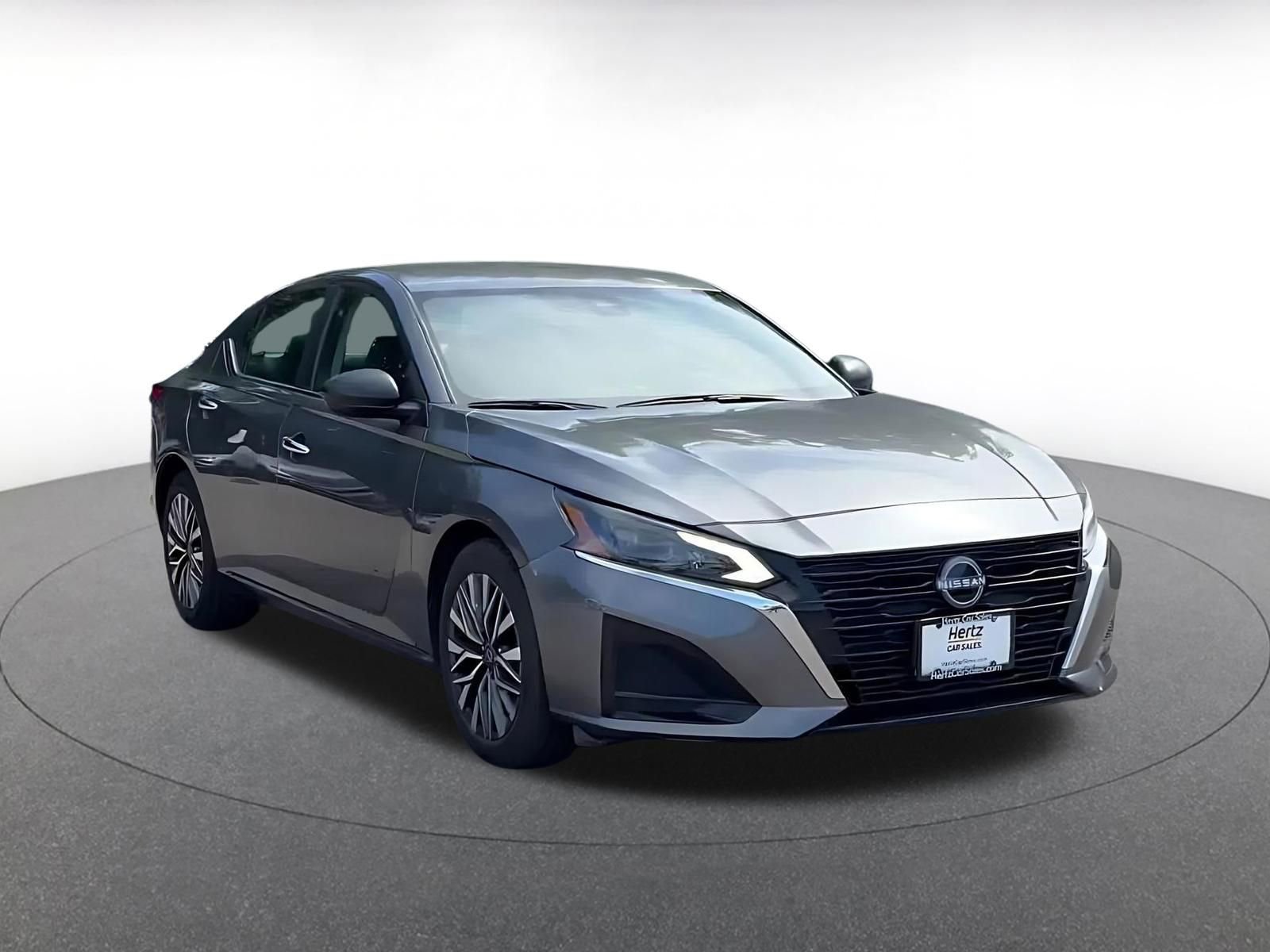 Used 2025 Nissan Altima 2.5 SV FWD image 3