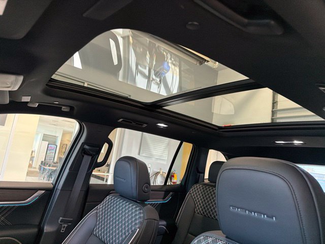Used 2026 GMC Acadia Denali w/ Super Cruise Package AWD/4WD image 2