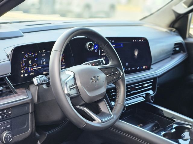 Used 2025 Chevrolet Suburban Z71 image 12