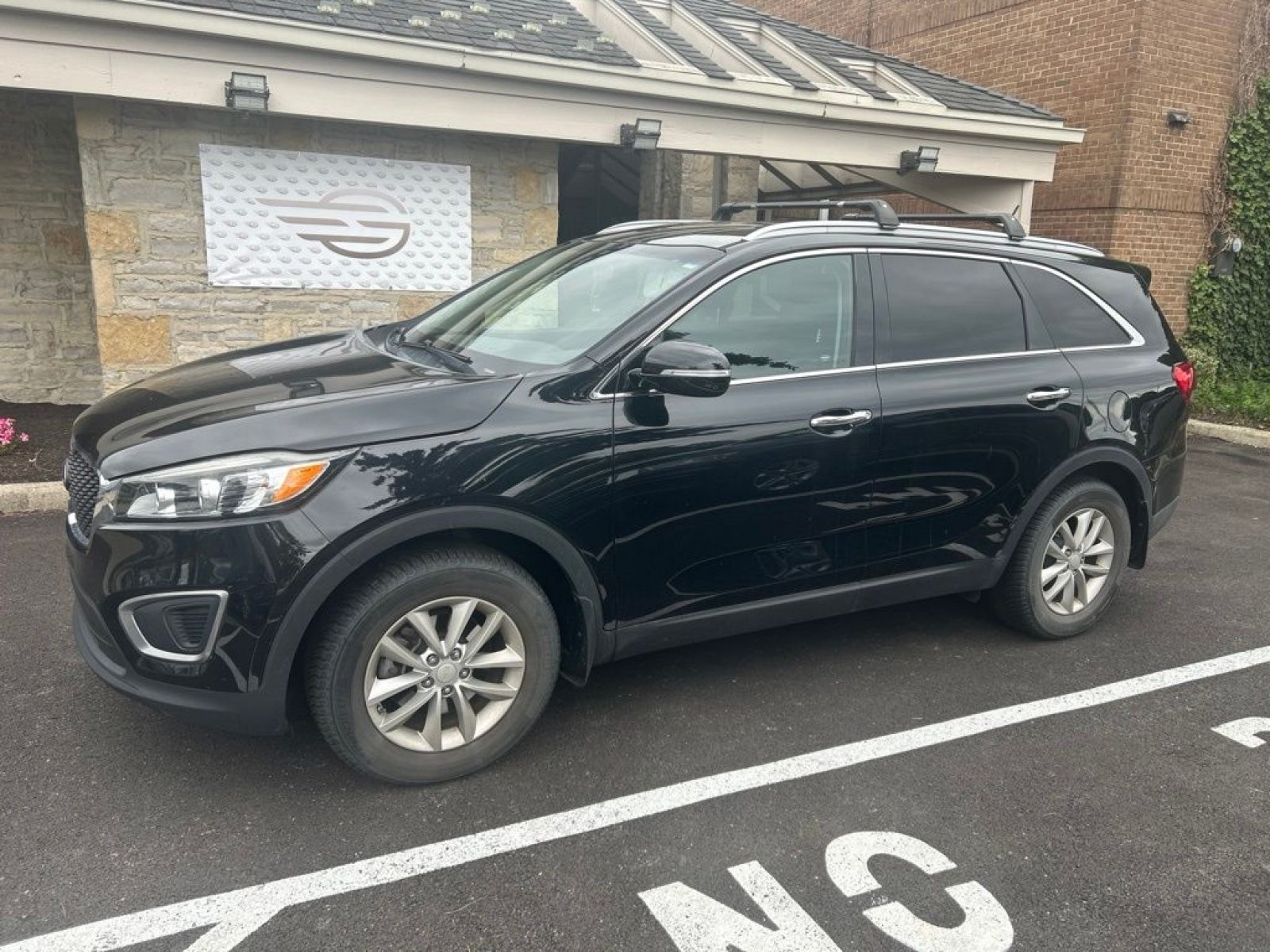 Used 2016 Kia Sorento FWD image 2