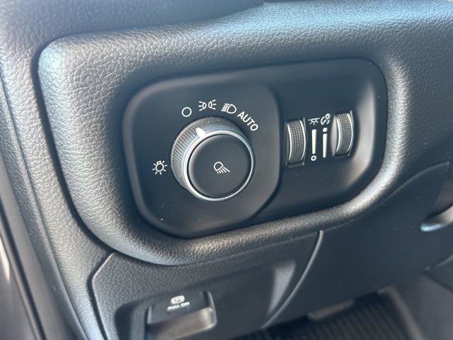 Used 2019 RAM 1500 Tradesman image 16