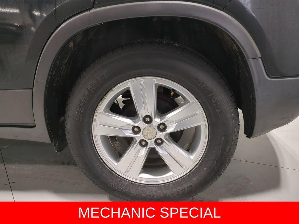 Used 2018 Chevrolet Trax LT w/ LT Convenience Package image 14