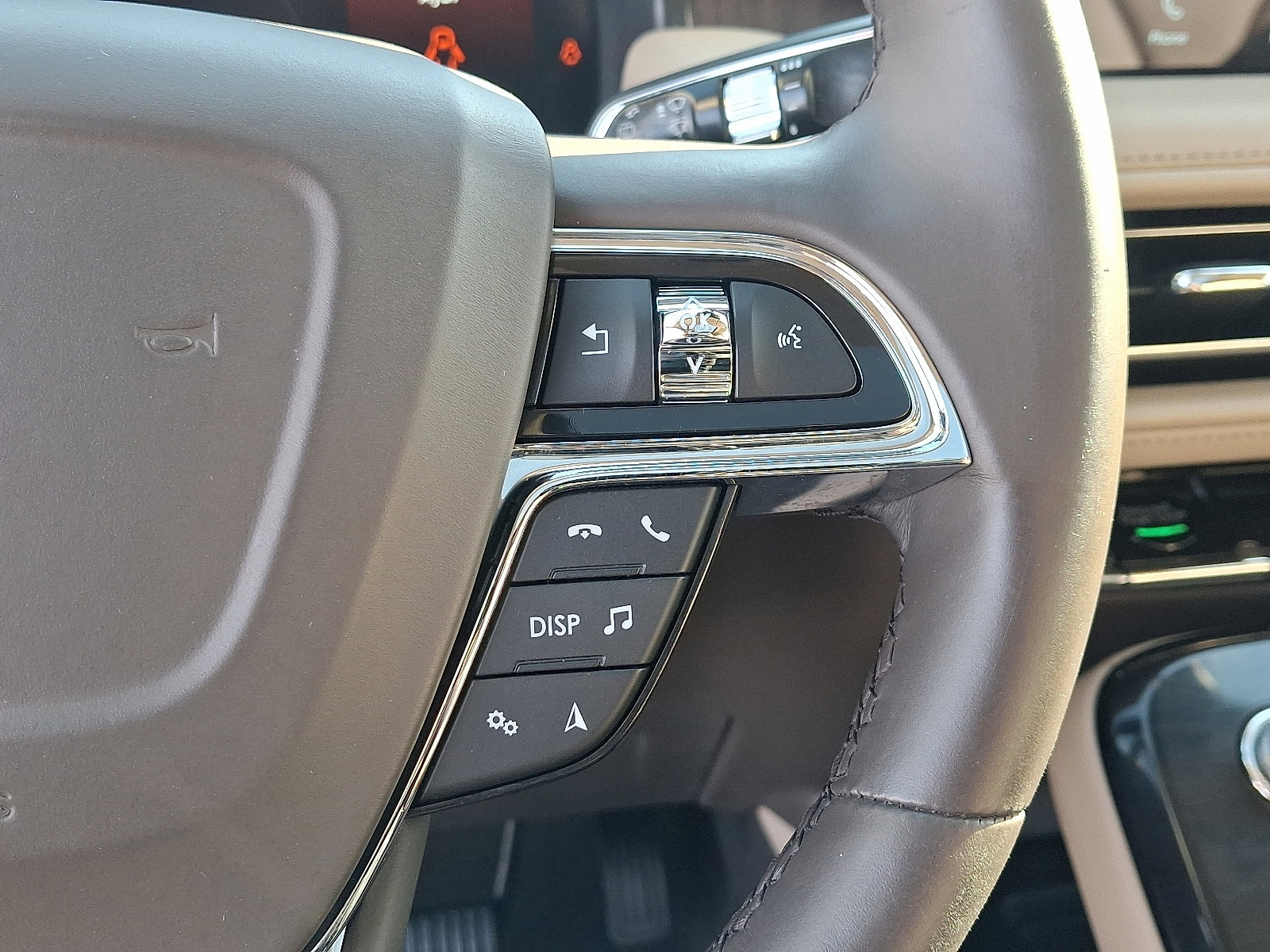 Used 2021 Lincoln Nautilus Reserve image 24