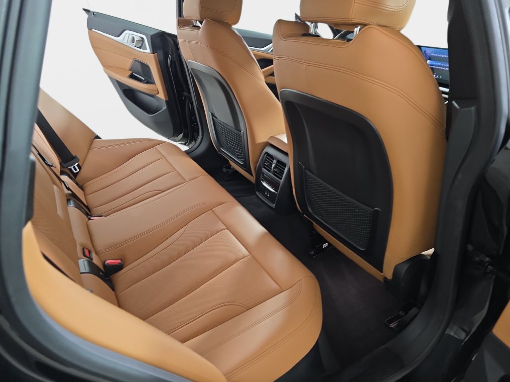 Certified 2024 BMW i4 eDrive40 w/ Premium Package RWD image 10