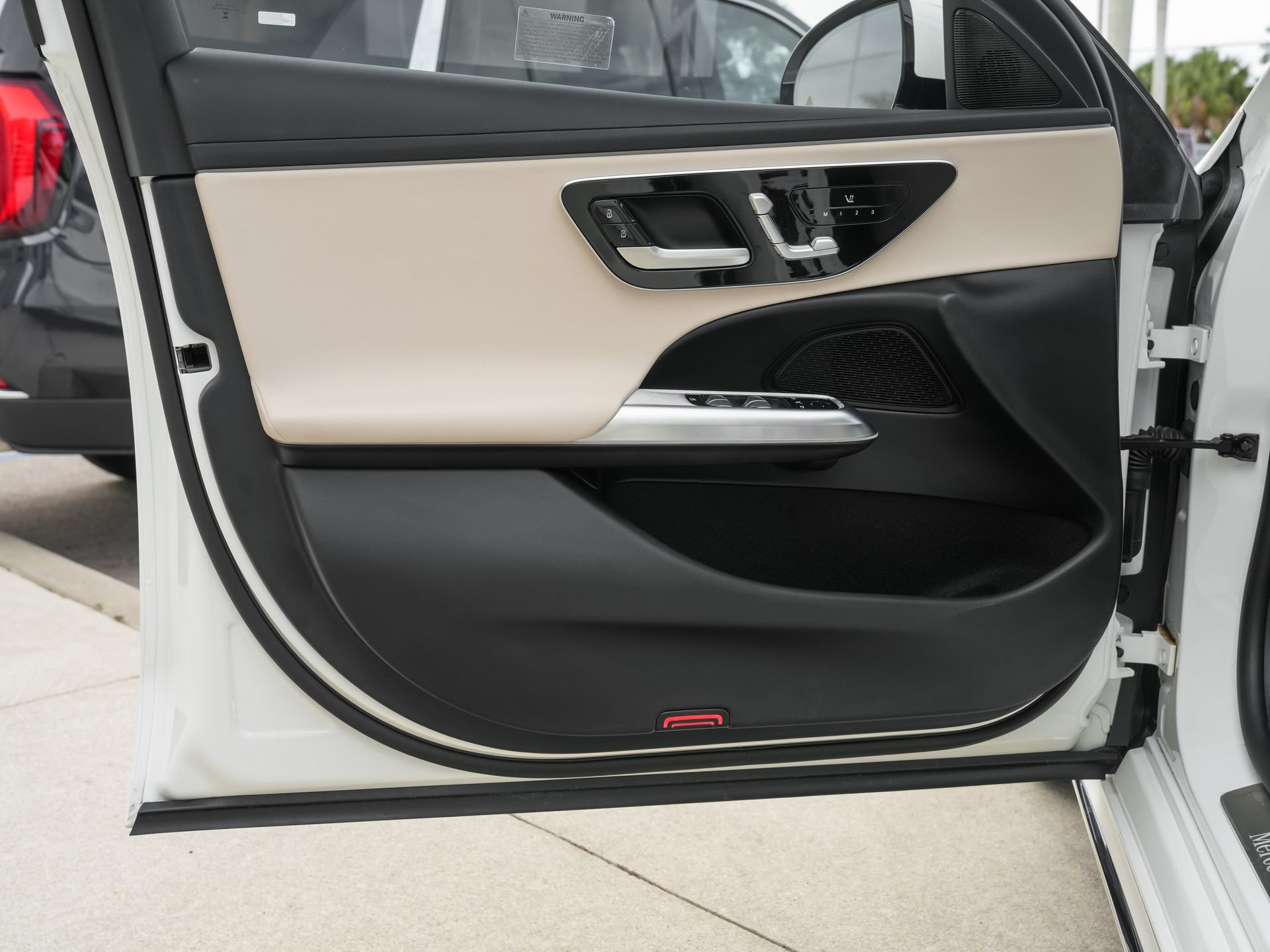 Used 2024 Mercedes-Benz E 350 4MATIC Sedan image 32
