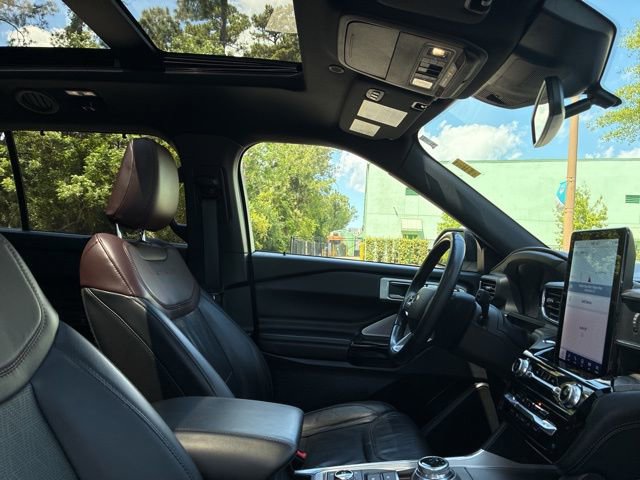 Used 2022 Ford Explorer Platinum w/ Equipment Group 601A AWD/4WD image 23