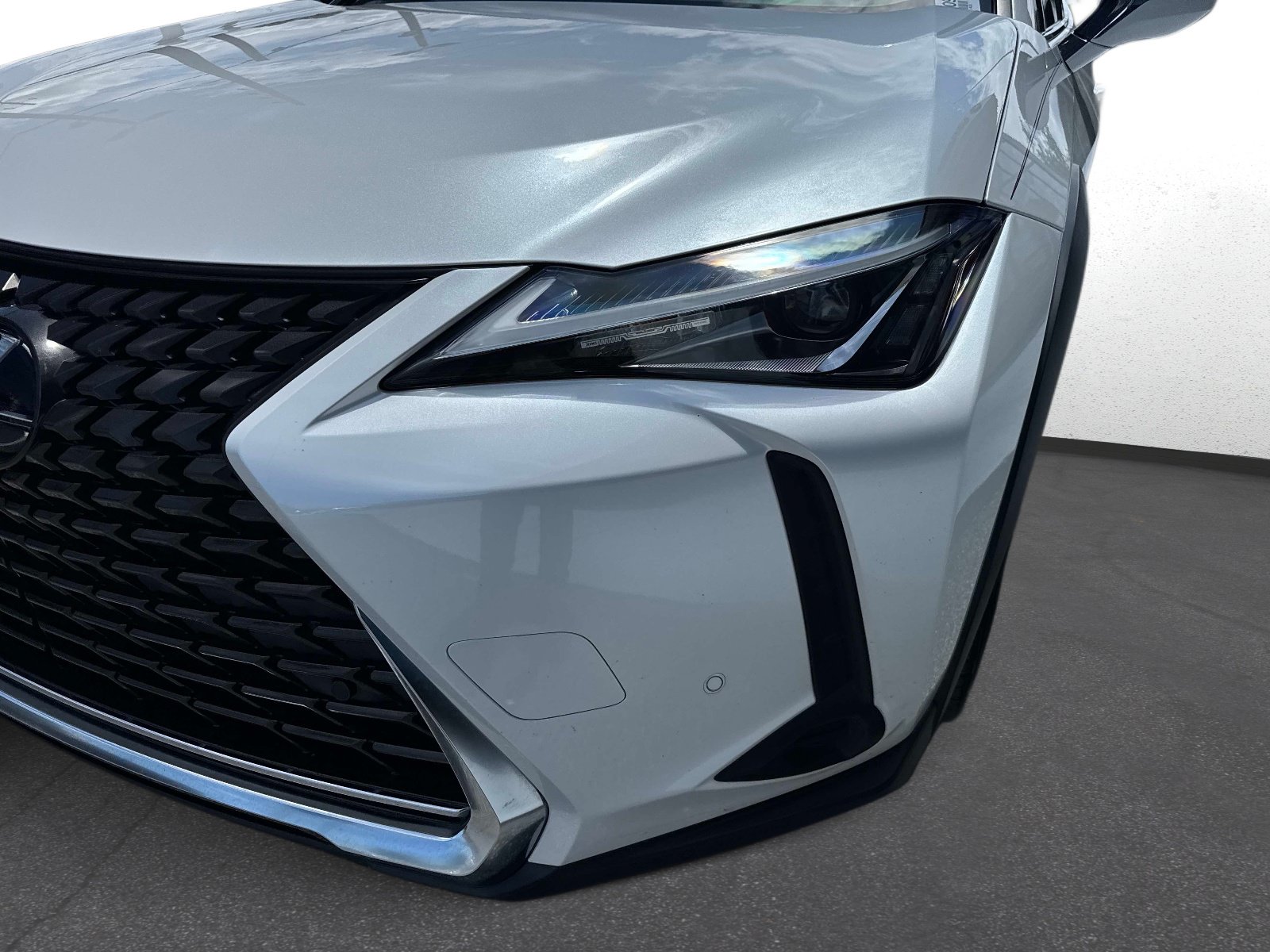 Certified 2020 Lexus UX 250h w/ Premium Package AWD/4WD image 9