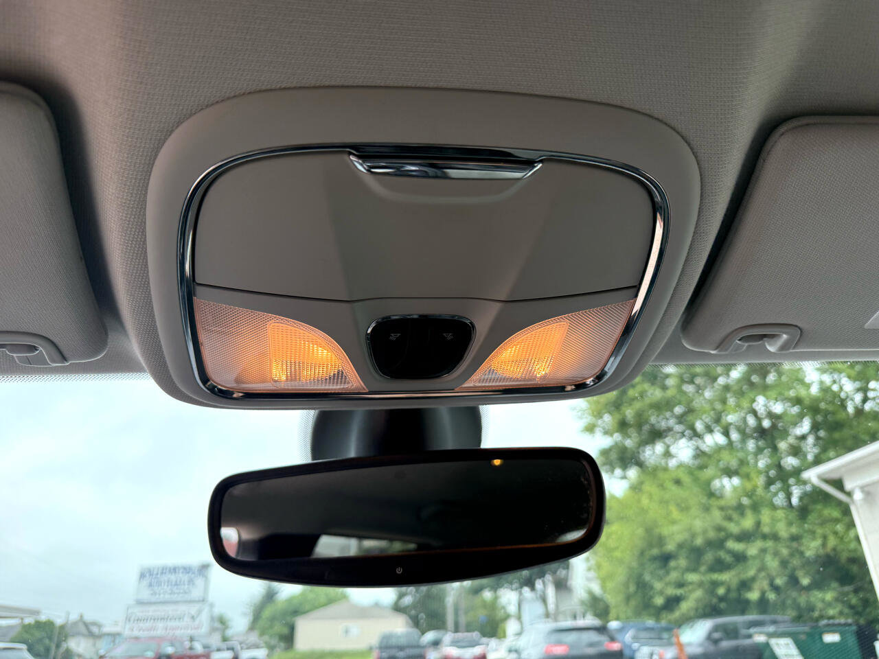 Used 2019 Jeep Cherokee Limited image 23