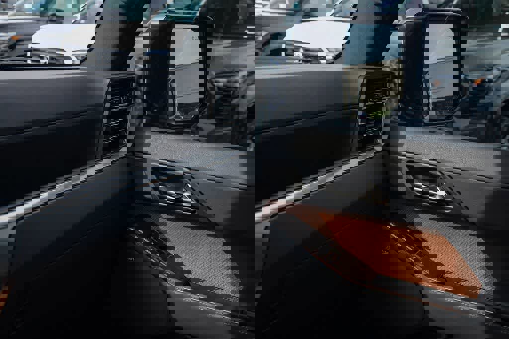 Used 2024 Lexus GX 550 w/ Accessory Package (2T) AWD/4WD image 24