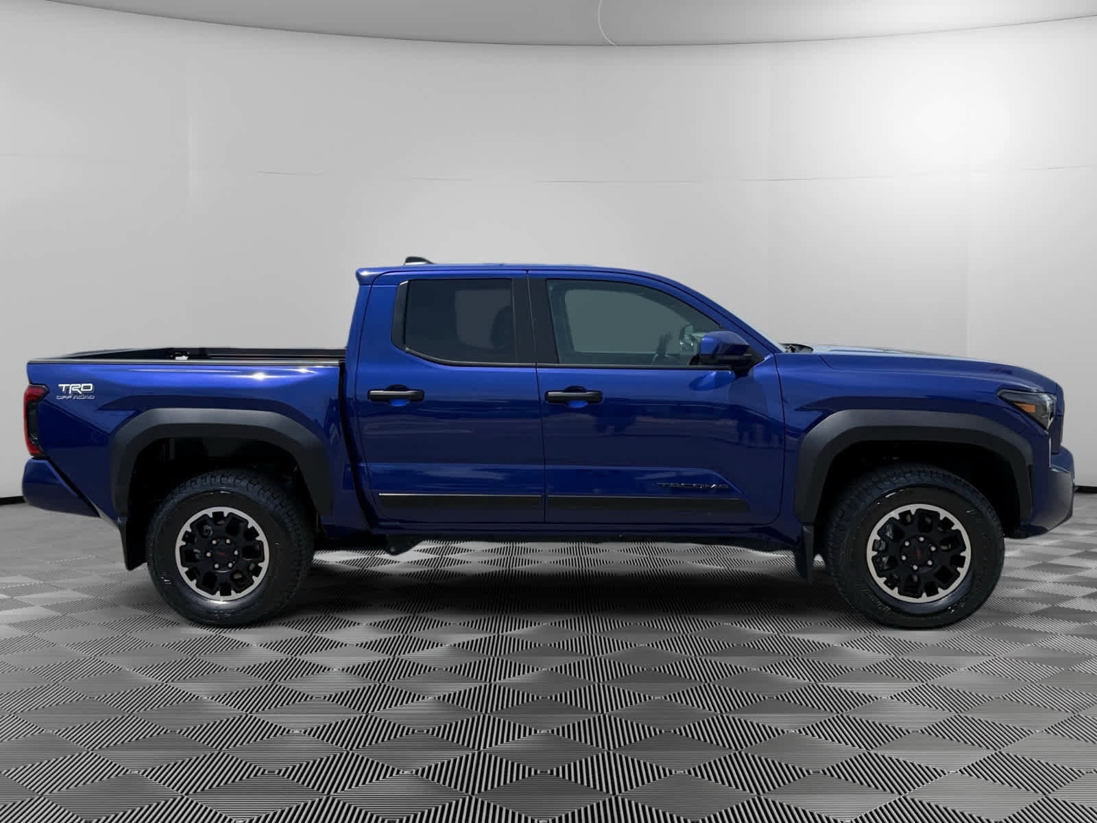 Used 2025 Toyota Tacoma TRD Off-Road AWD/4WD image 6