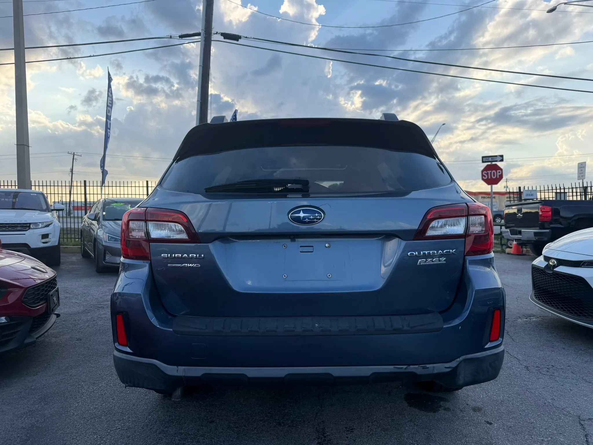 Used 2015 Subaru Outback 2.5i Limited AWD/4WD image 5