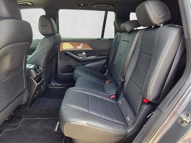 Used 2025 Mercedes-Benz GLS 450 4MATIC w/ AMG Line Exterior image 19