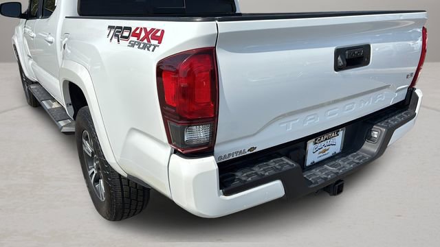 Used 2019 Toyota Tacoma TRD Sport AWD/4WD image 35