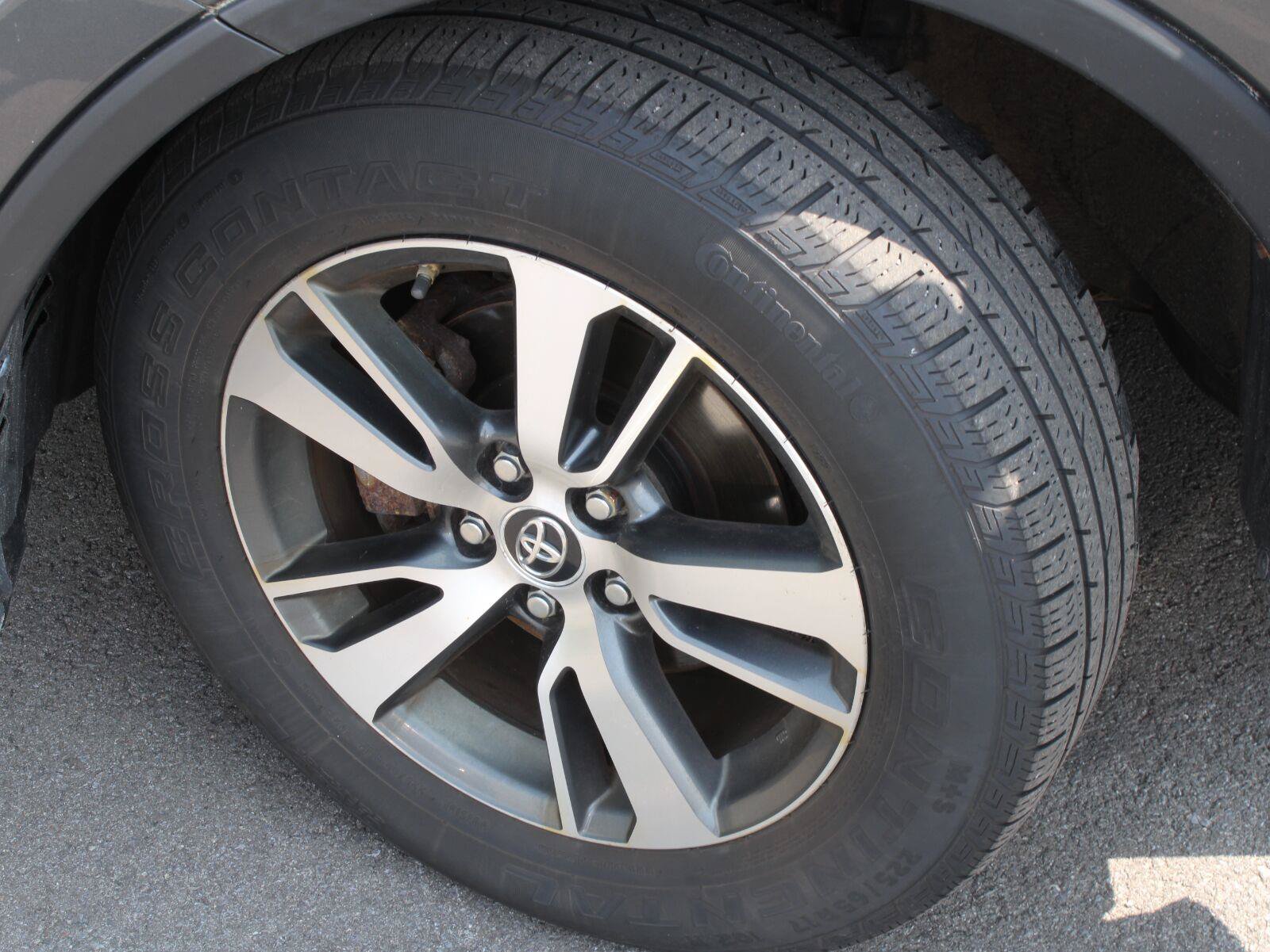 Used 2016 Toyota RAV4 XLE AWD/4WD image 20