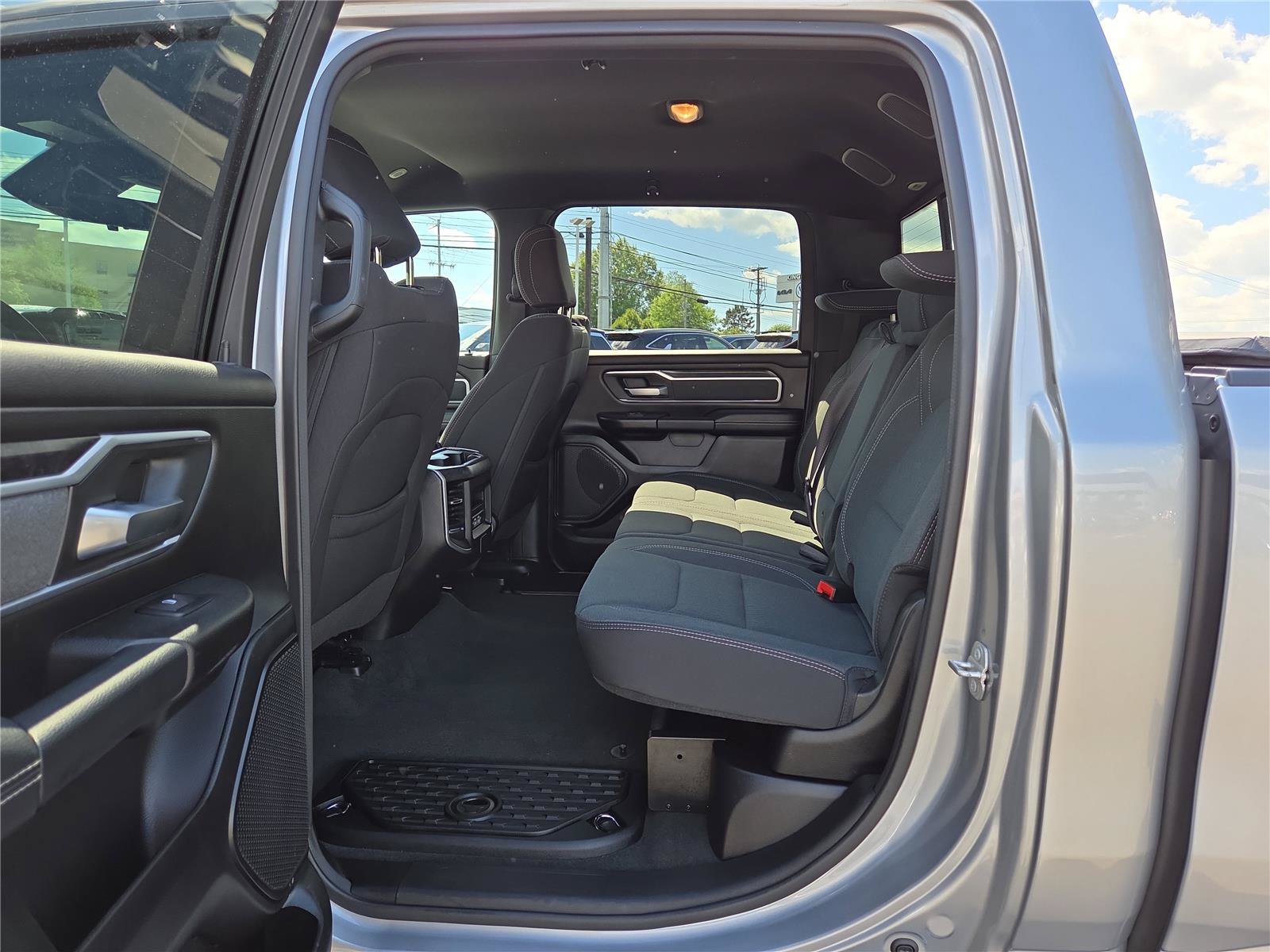 Used 2023 RAM 1500 Big Horn AWD/4WD image 22