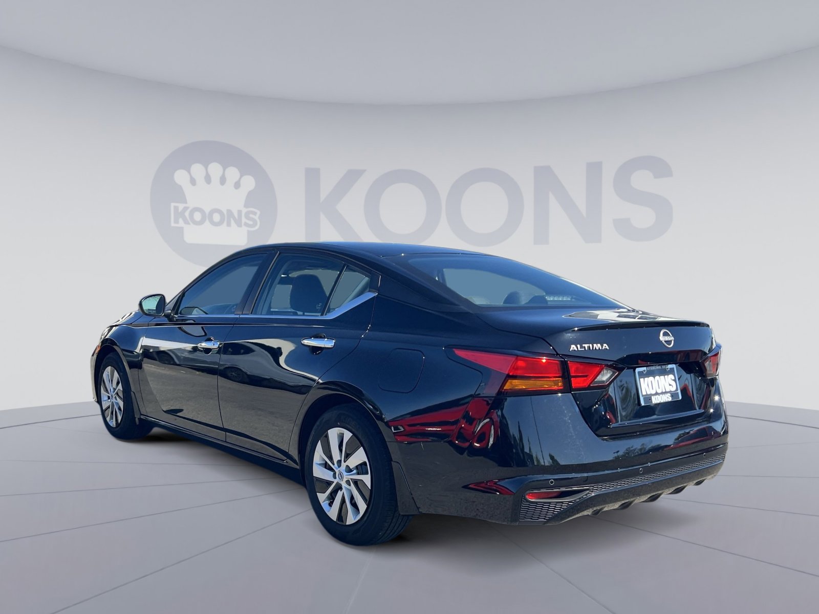 Used 2024 Nissan Altima 2.5 S FWD image 14