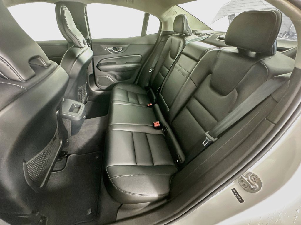 Used 2024 Volvo S60 B5 Core FWD image 33
