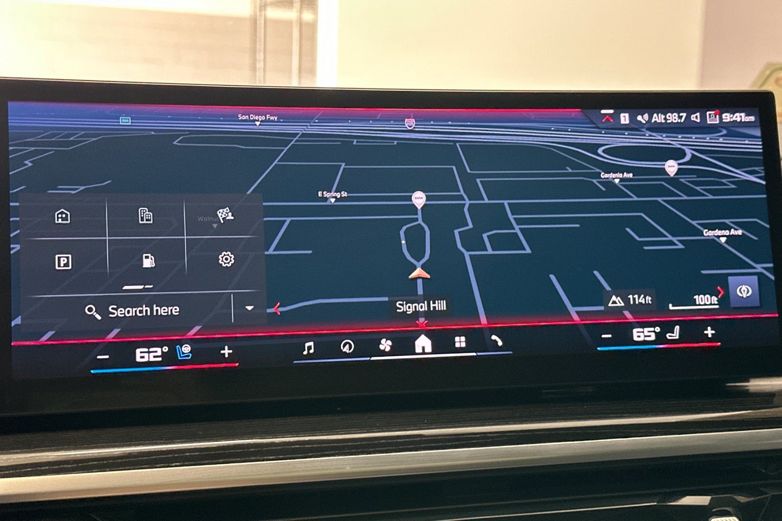 Certified 2025 BMW X7 M60i AWD/4WD image 24