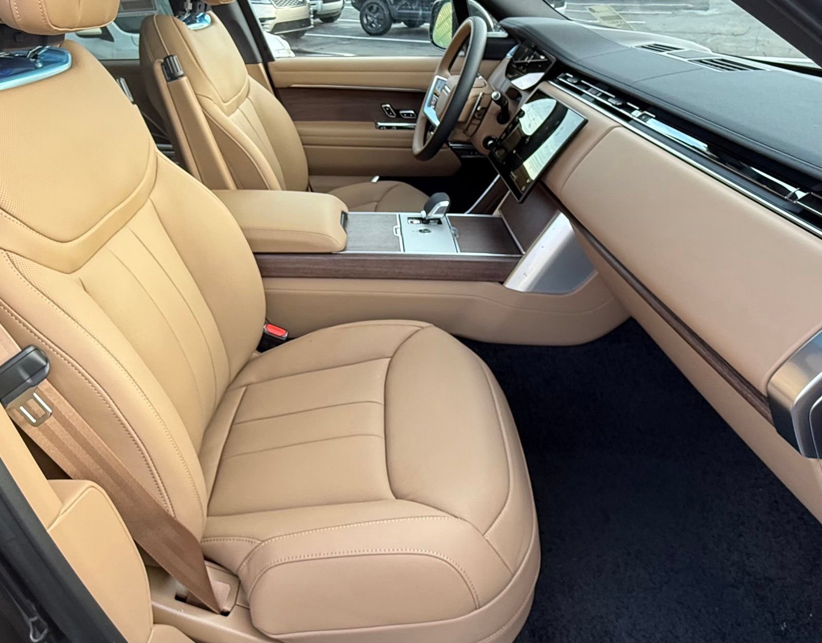 New 2027 Land Rover Range Rover Long Wheelbase SE AWD/4WD image 18