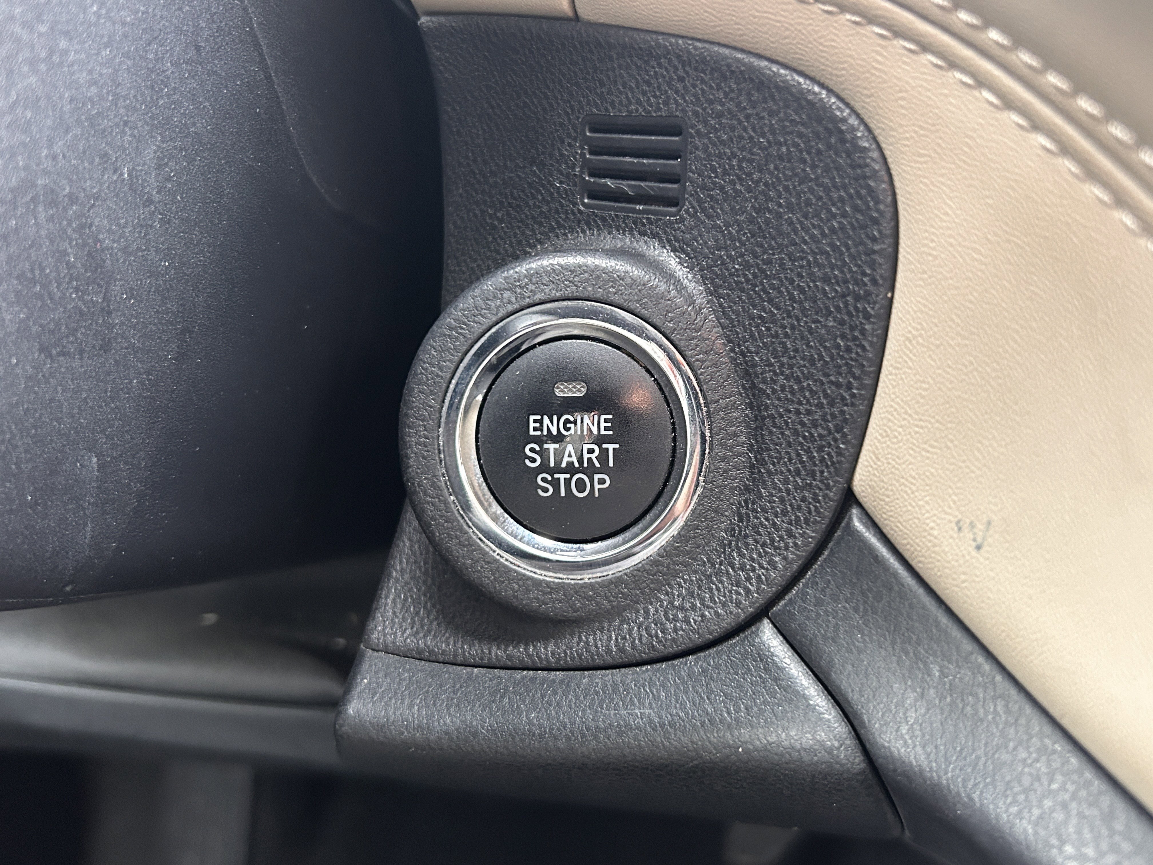 Used 2020 Subaru Outback Limited image 16