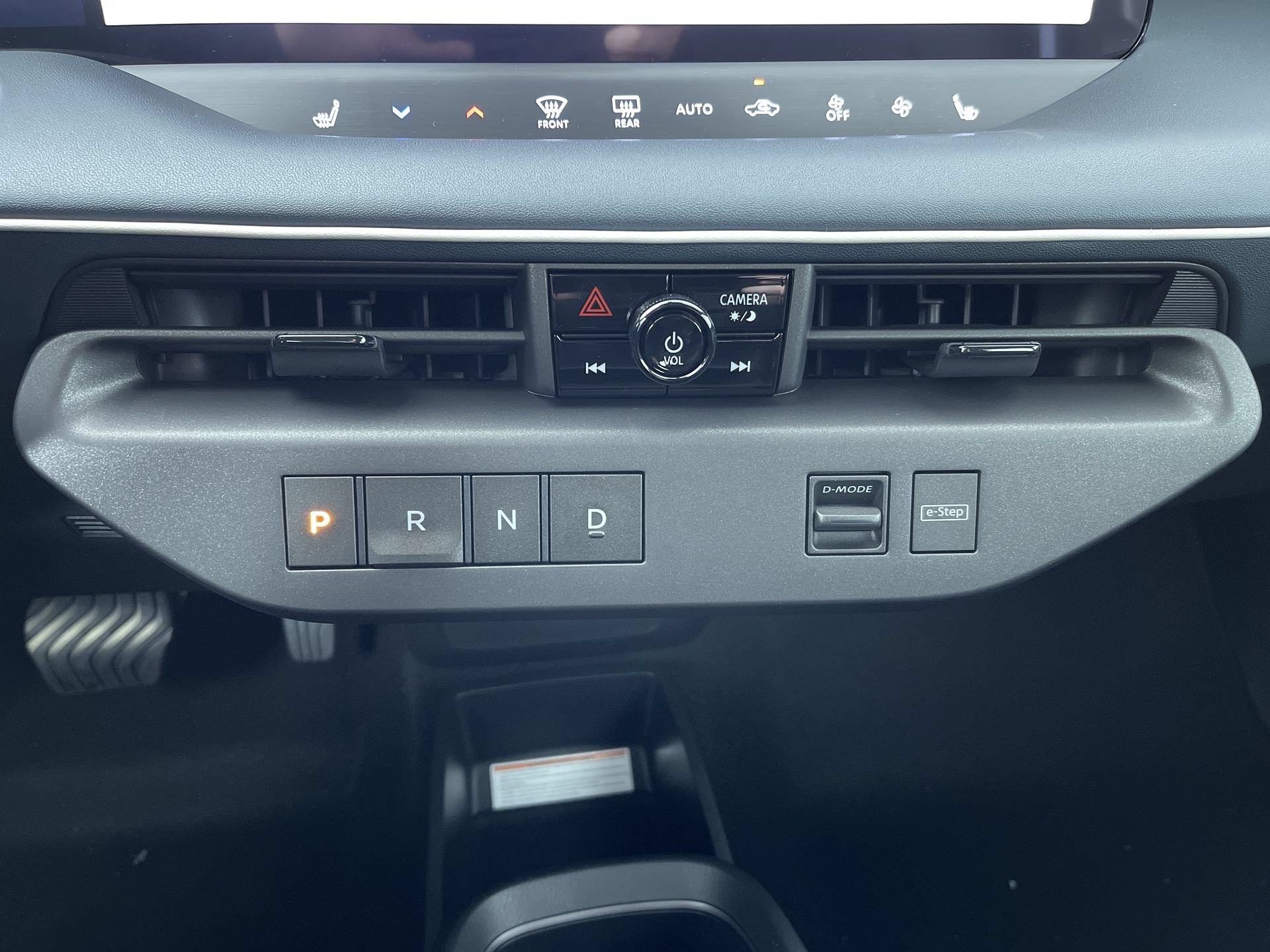 New 2026 Nissan Leaf SV+ w/ Floor Mat Package (SV+) FWD image 22